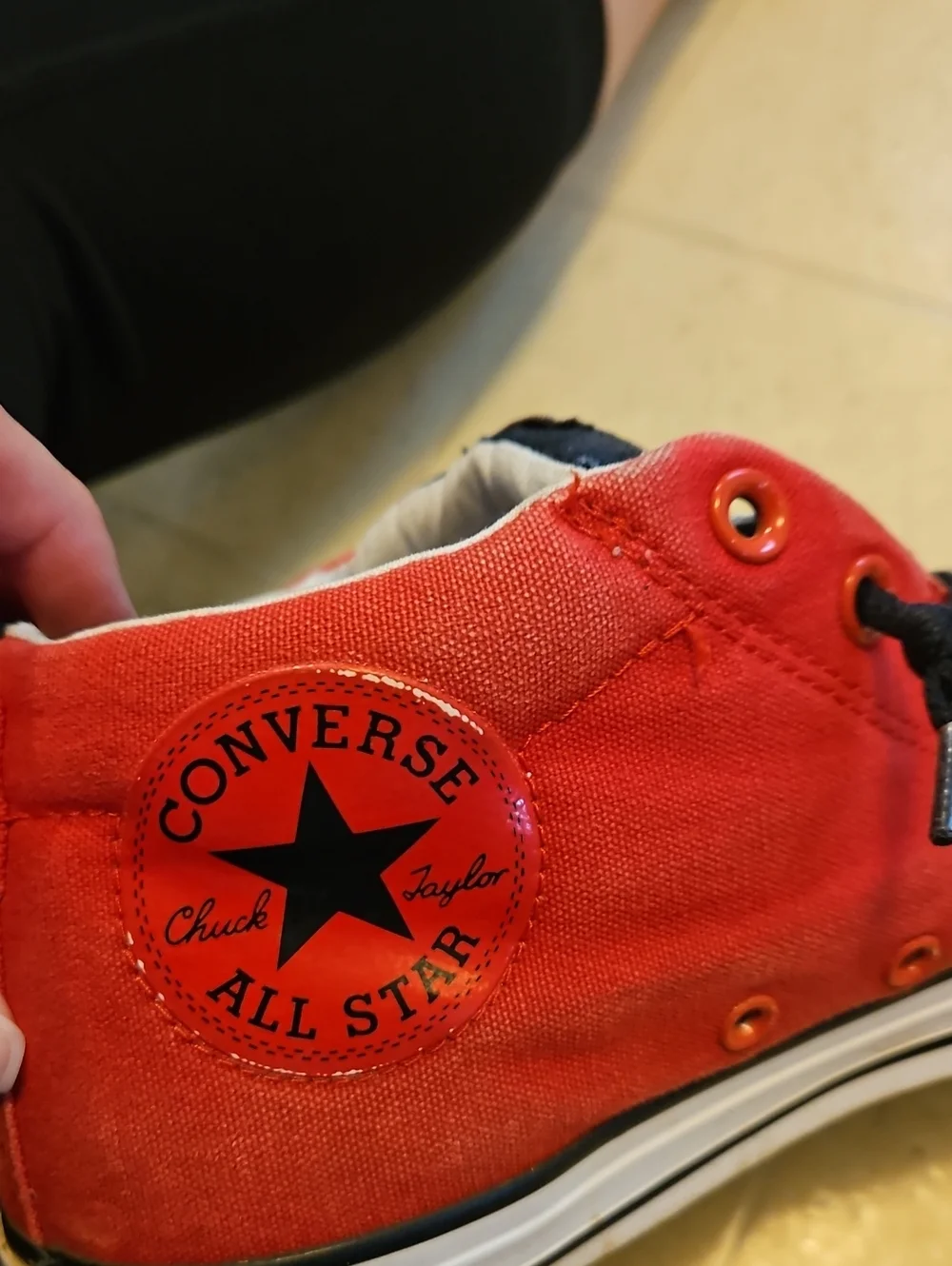 Converse Red and Black Low-Top Canvas Sneakers, Size 6 (Big Boy).